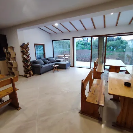 Longoz Guest house *