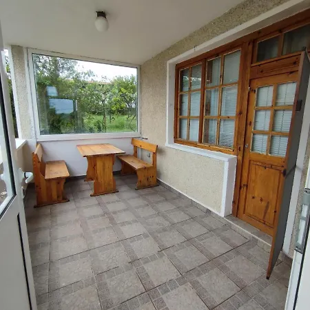 Longoz Guest house Bliznatsi